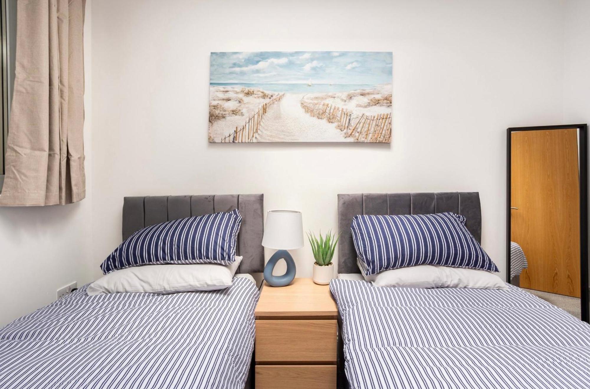 Beautiful 2 Bed Apartment Just Steps To The Beach Уэймут Экстерьер фото